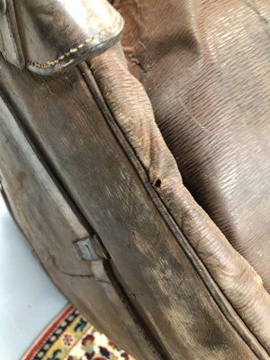 Lot 1089 - A large leather gladstone bag