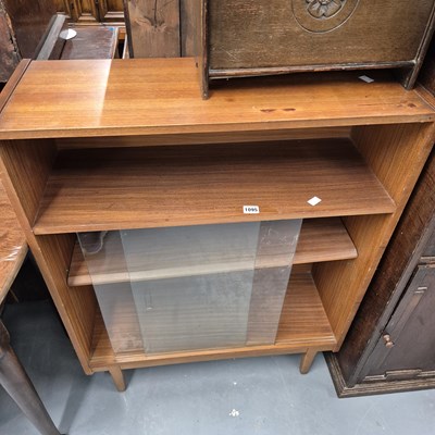 Lot 1095 - A small bookcase