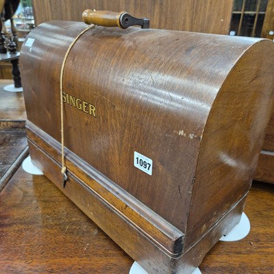 Lot 1097 - A singer sewing machine