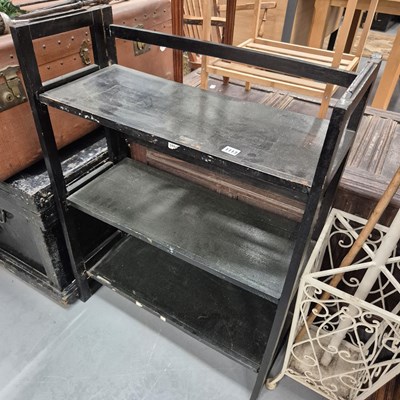 Lot 1113 - A folding shelf