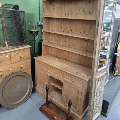 Lot 1136 - A modern pine dresser and plate rack. H 200 W...