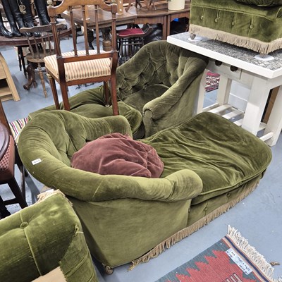 Lot 947 - three vintage Duchess brisee chaise lounge