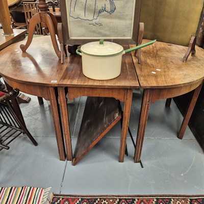 Lot 1051 - A Georgian mahogany dining table. H 70 W 228 D...