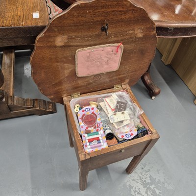 Lot 1068 - A sewing box and contents