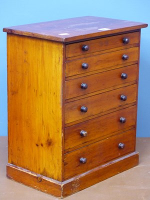 Lot 467 - An early 20th century mahogany collectors...