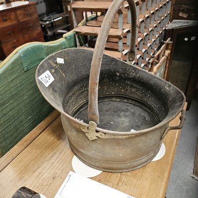 Lot 845a - A copper coal scuttle