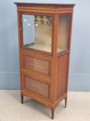 Lot 538 - An early 20th century satinwood banded...