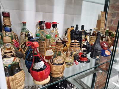 Lot 484 - Miniature and Fractional Drinks. a collection...