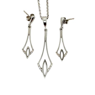 Lot 1 - An 18ct white gold hallmarked diamond set...