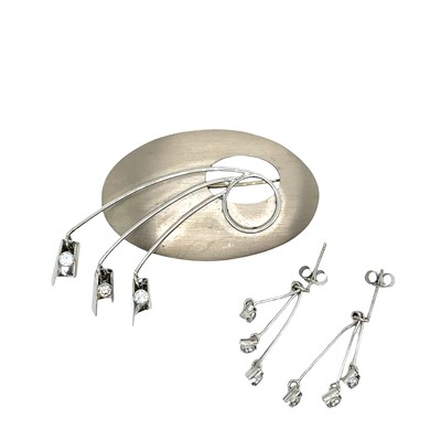 Lot 2 - An 18ct white gold bespoke-made diamond set...