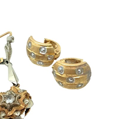 Lot 3 - A pair of gemset vintage articulated starburst...