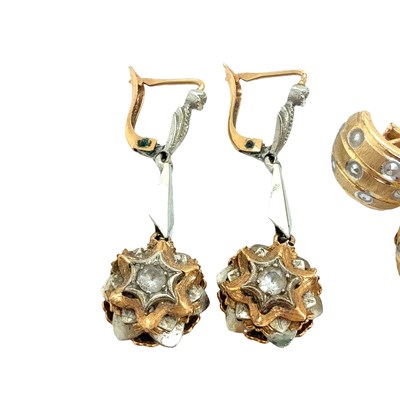 Lot 3 - A pair of gemset vintage articulated starburst...