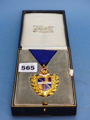 Lot 565 - A cased enamelled 18ct gold City of Birmingham...