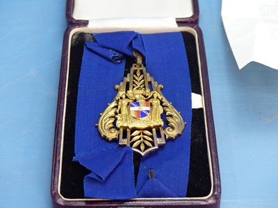 Lot 566 - A cased silver gilt pendant by Joseph Fray,...