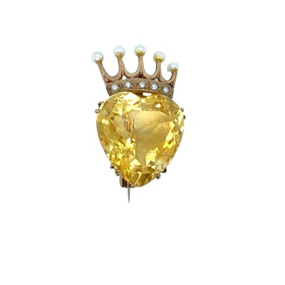 Lot 6 - A vintage 9ct hallmarked gold, citrine, and...
