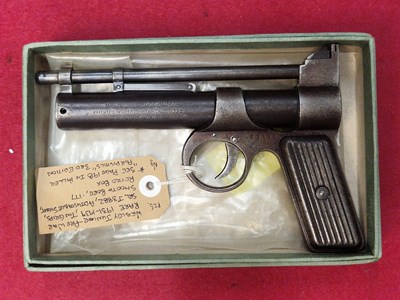 Lot 162 - Airgun.- A Pre-war Webley Junior air pistol...