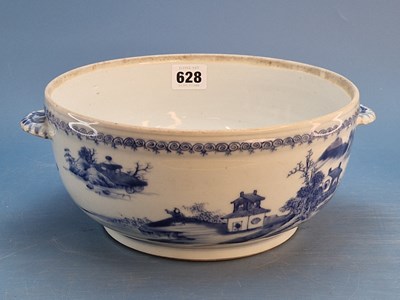 Lot 628 - A Chinese blue and white bowl painted on the...