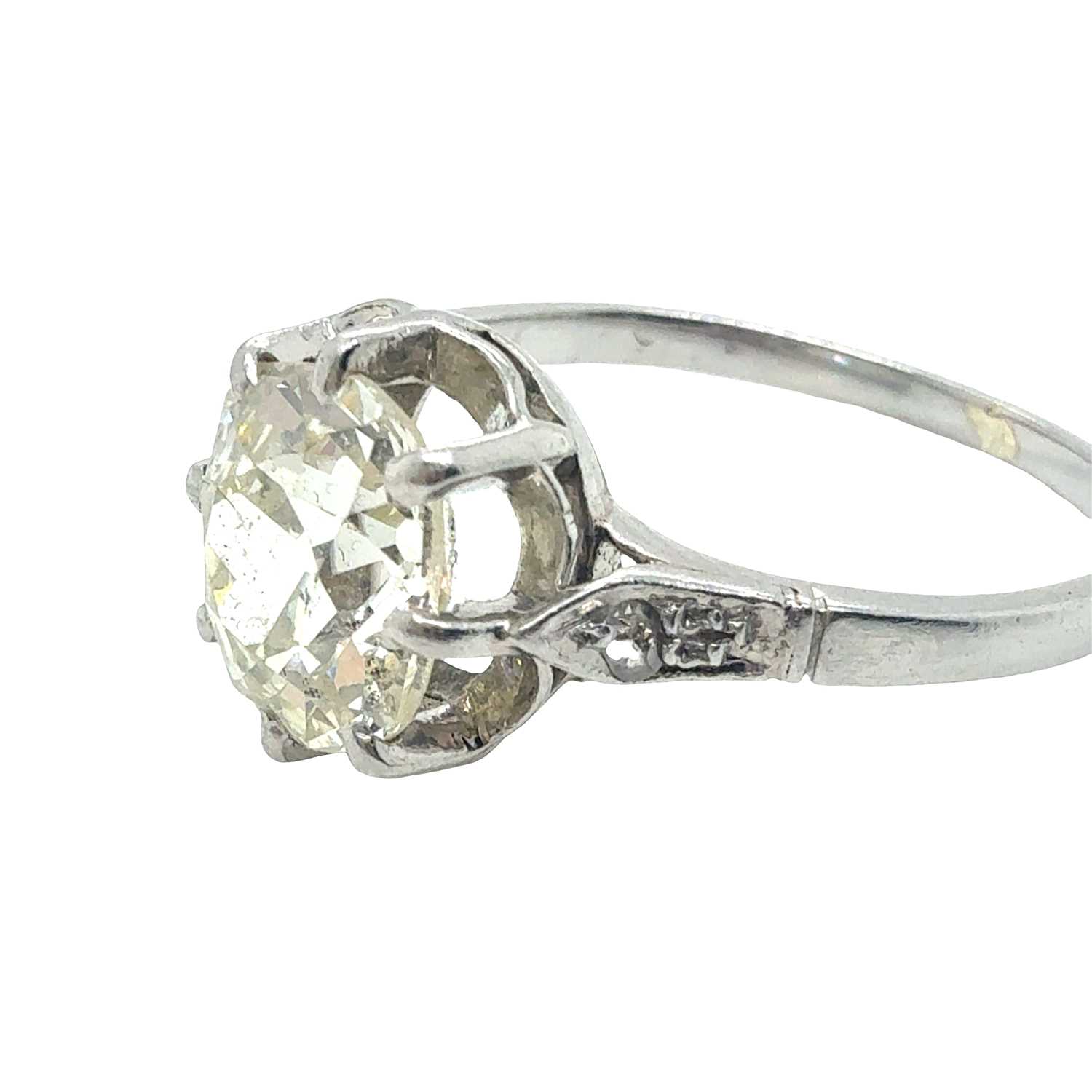 Lot 58 - A vintage French platinum & Diamond solitaire...