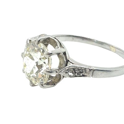Lot 58 - A vintage French platinum & Diamond solitaire...