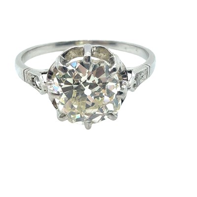 Lot 58 - A vintage French platinum & Diamond solitaire...
