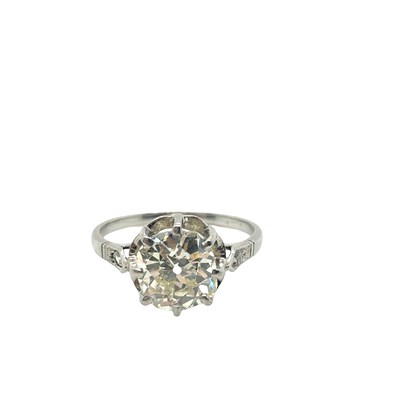 Lot 58 - A vintage French platinum & Diamond solitaire...