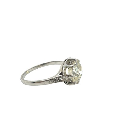 Lot 58 - A vintage French platinum & Diamond solitaire...