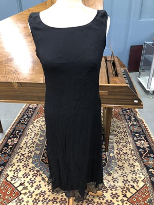 Lot 132 - Clothing - A Marilyn Anselm for Hobbs red silk...