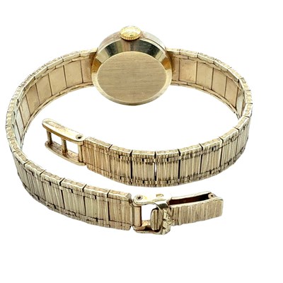 Lot 48 - Longines. A 9ct hallmarked gold ladies...