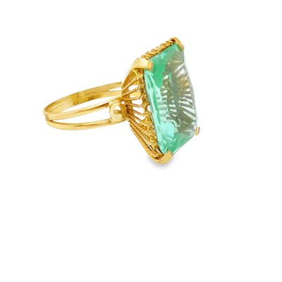 Lot 71 - A gem-set cocktail ring with a large pale...