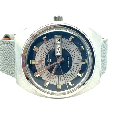 Lot 74 - A Jaeger-LeCoultre Club Ref. EO300505. 38mm...