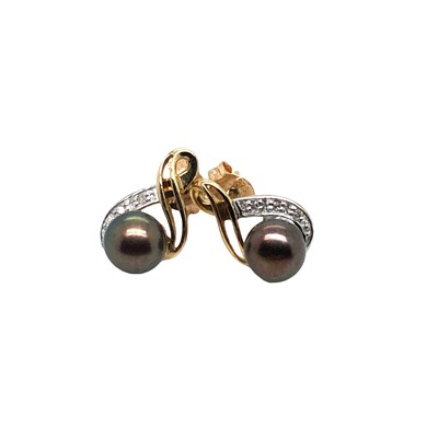Lot 1057 - Pair of 9ct yellow gold purple/grey pearl and...