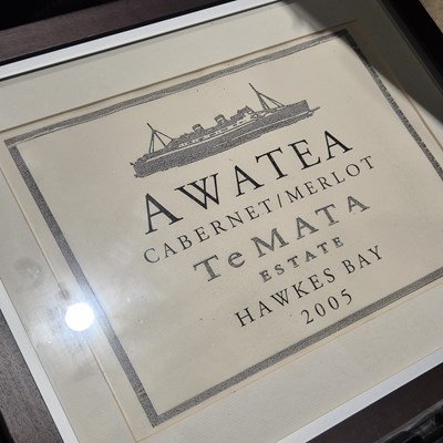 Lot 1688 - A mixed lot of decorative furnishing prints,...