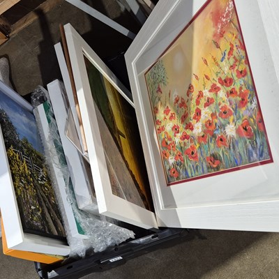 Lot 1751 - A collective group of new gallery artworks,...