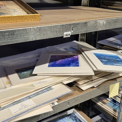 Lot 1924 - A collective group of new gallery artworks,...