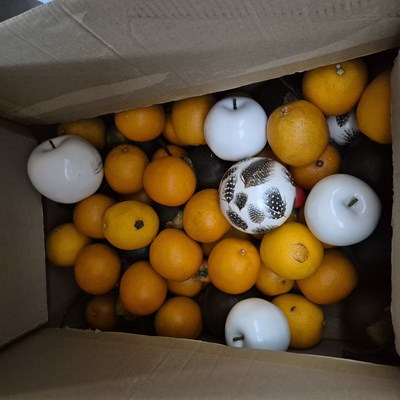 Lot 582 - A collection of display oranges