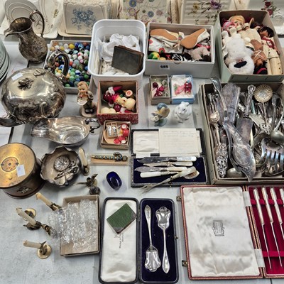 Lot 585 - Electroplate cutlery, dolls, glass marbles,...