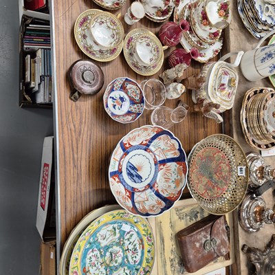 Lot 661 - A pair of Canton plates, two Imari bowls,...