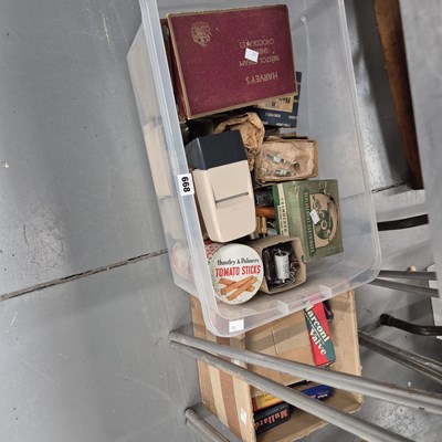 Lot 668 - A collection of electrical valves, transistors...