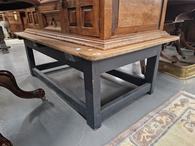 Lot 75 - A rustic pine coffee table