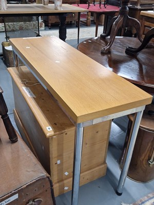Lot 92 - An office side table