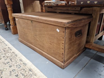 Lot 134 - A Victorian blanket box / chest.