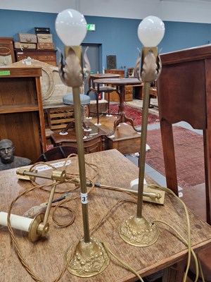 Lot 137 - A pair of table lamps and a wall light