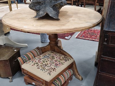 Lot 159 - A modern pine breakfast table 122 dia x 78 cm...