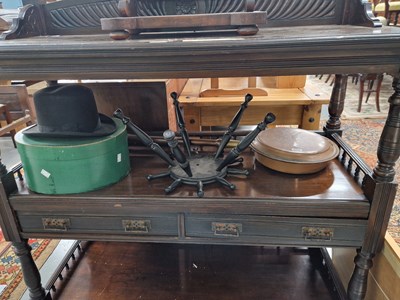 Lot 350 - A vintage hat and a copper warming pan
