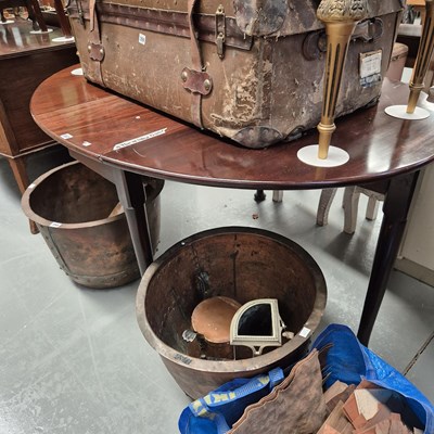 Lot 357 - A Georgian mahogany drop-leaf supper table