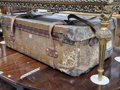Lot 359 - A large luggage trunk
