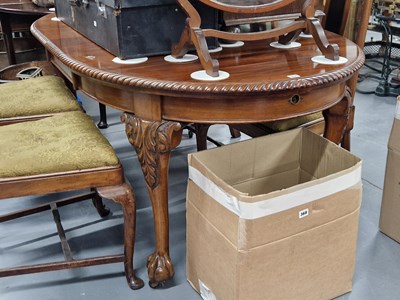 Lot 366 - An early 20th-century, Georgian-style mahogany...