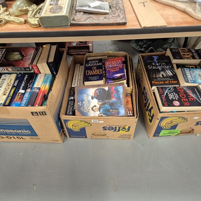 Lot 732 - Books: mainly thrillers