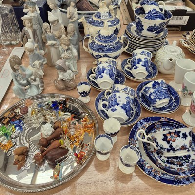 Lot 739 - Twelve Lladro figures, a willow pattern tea...