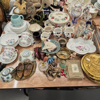 Lot 745 - Two Chinese bowls, a pair of Chamberlain's...